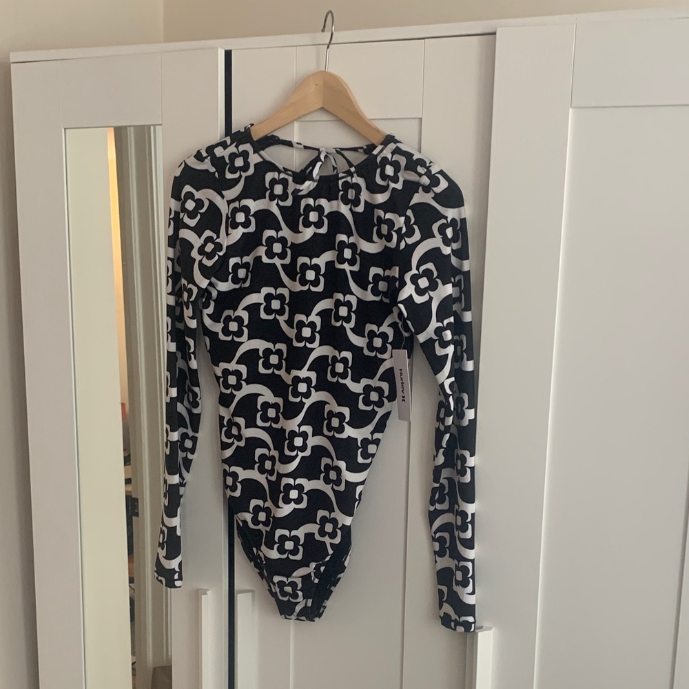 Hurley Mod Max Black and White Floral Long Sleeve Surf Suit